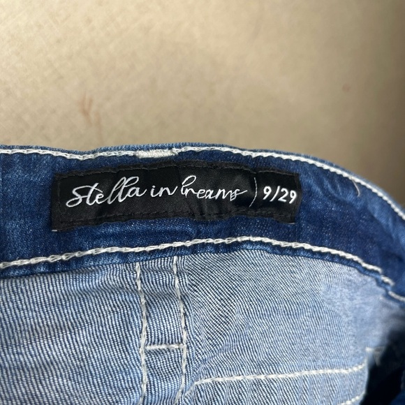 STELLA IN DREAMS EMBELLISHED FRINGE JEAN SHORTS Size 9/29 - Picture 4 of 7